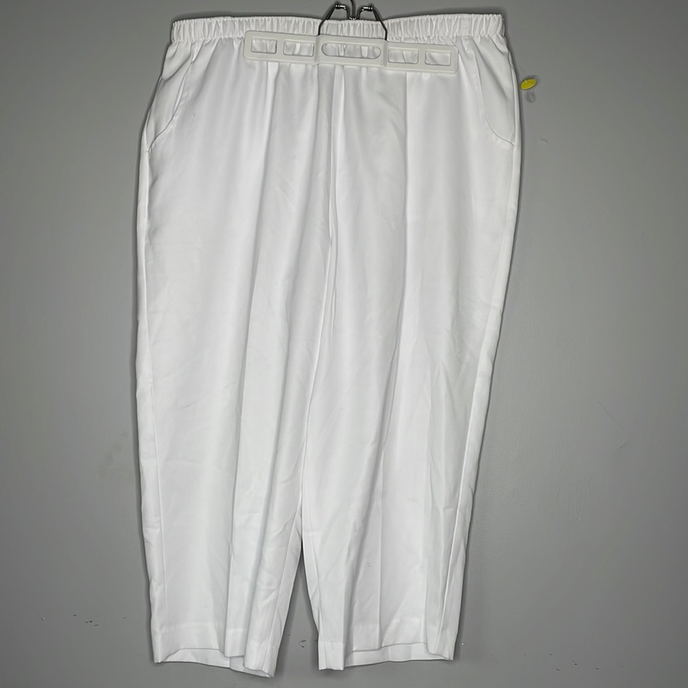Alia Pants Pull on White Casual Capris